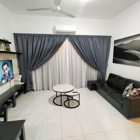 Ss Condostay Residensi Lili, Nilai Nearby Klia, Usim - Infinity Pool, Wifi, Smart Tv Exterior foto