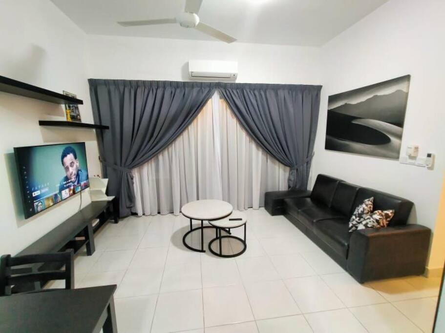 Ss Condostay Residensi Lili, Nilai Nearby Klia, Usim - Infinity Pool, Wifi, Smart Tv Exterior foto