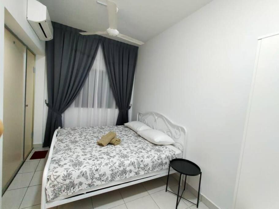 Ss Condostay Residensi Lili, Nilai Nearby Klia, Usim - Infinity Pool, Wifi, Smart Tv Exterior foto
