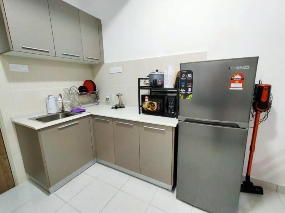 Ss Condostay Residensi Lili, Nilai Nearby Klia, Usim - Infinity Pool, Wifi, Smart Tv Exterior foto