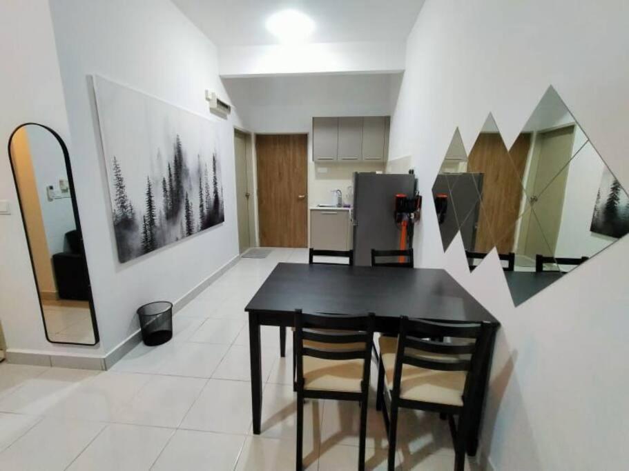 Ss Condostay Residensi Lili, Nilai Nearby Klia, Usim - Infinity Pool, Wifi, Smart Tv Exterior foto