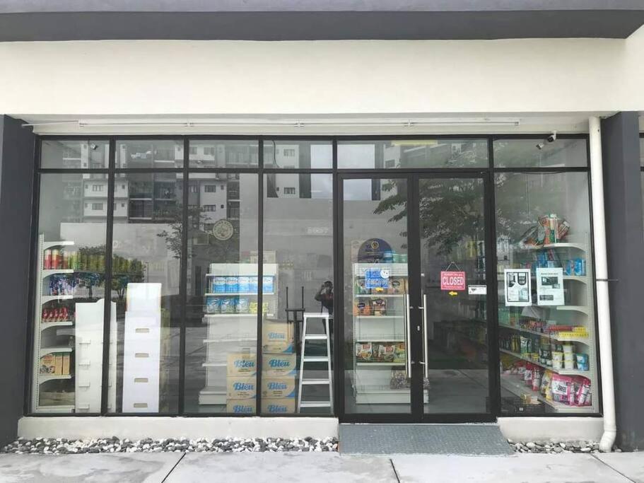 Ss Condostay Residensi Lili, Nilai Nearby Klia, Usim - Infinity Pool, Wifi, Smart Tv Exterior foto