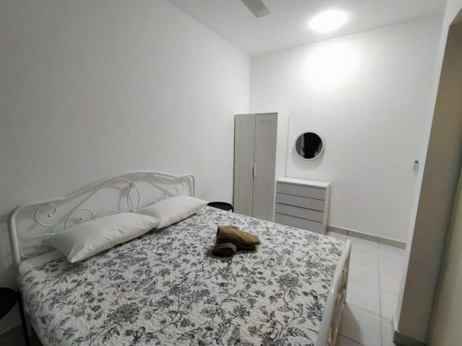 Ss Condostay Residensi Lili, Nilai Nearby Klia, Usim - Infinity Pool, Wifi, Smart Tv Exterior foto